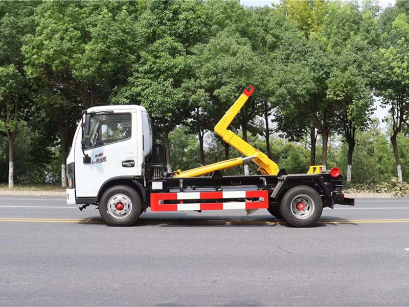 东风多利卡勾臂式垃圾车