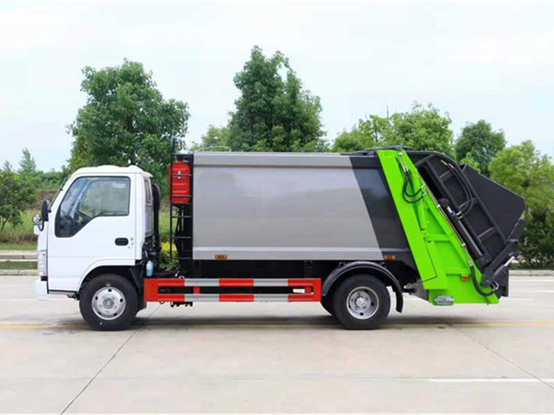 五十铃6方压缩式垃圾车