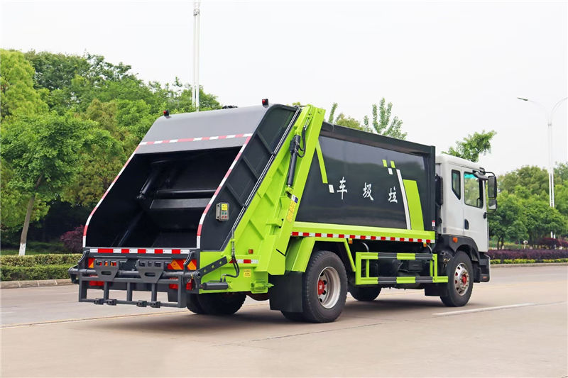 东风天锦压缩式垃圾车
