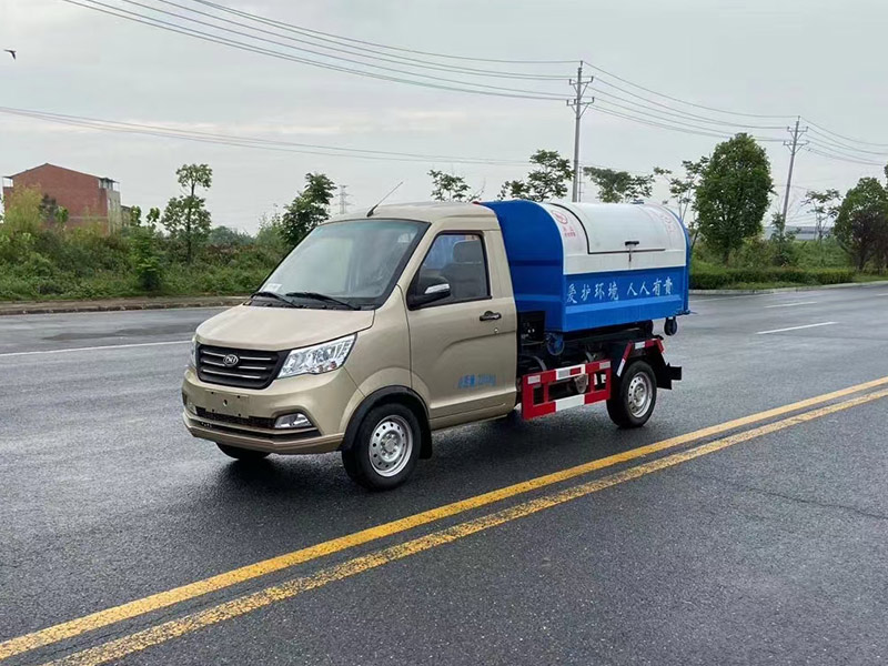 国六南骏小型勾臂垃圾车