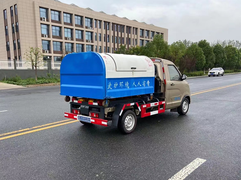 国六南骏小型勾臂垃圾车